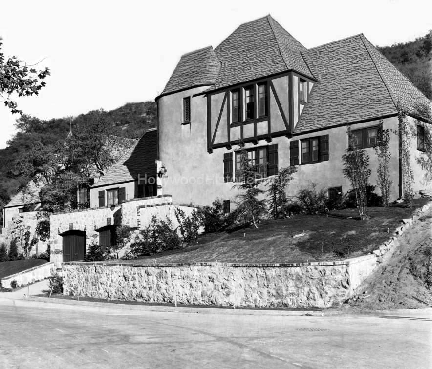 Hollywoodland 1925 WM.jpg